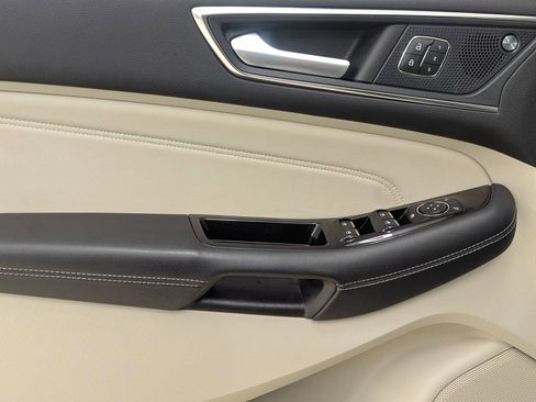 Certified 2019 Ford Edge Titanium image 12