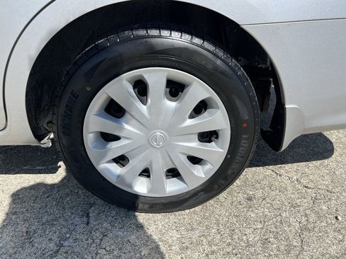 Used 2019 Nissan Versa S image 33