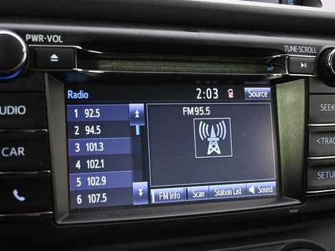 Used 2018 Toyota RAV4 LE w/ All Weather Liner Package FWD image 29