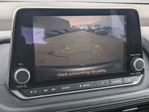 Used 2023 Nissan Rogue S image 13