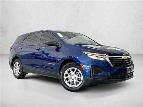 Used 2022 Chevrolet Equinox LS FWD image 12