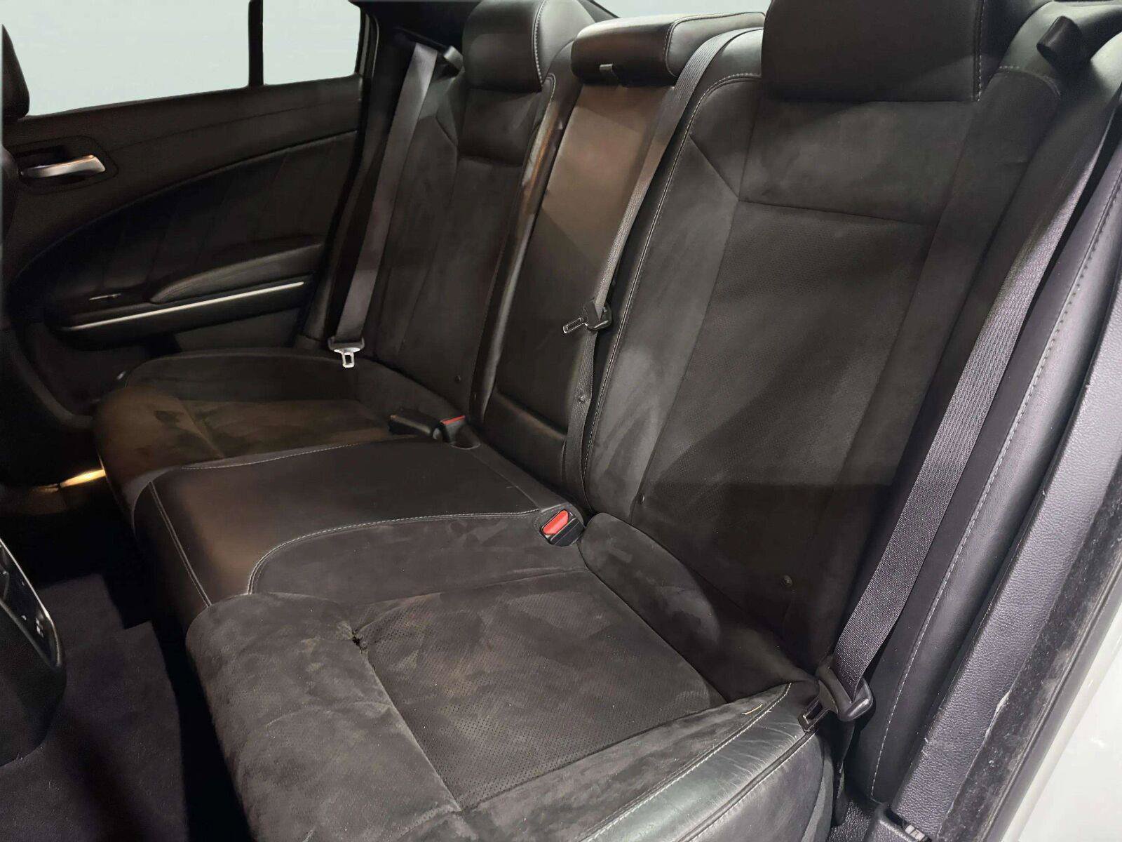 Used 2019 Dodge Charger Scat Pack w/ Dynamics Package RWD image 28