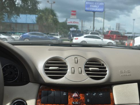 Used 2006 Mercedes-Benz CLK 350 Coupe image 38