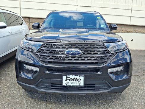 Used 2023 Ford Explorer XLT w/ Equipment Group 202A image 2