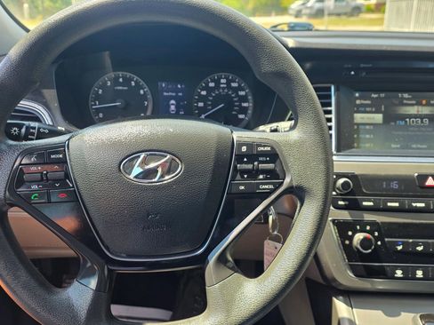 Used 2017 Hyundai Sonata SE FWD image 13
