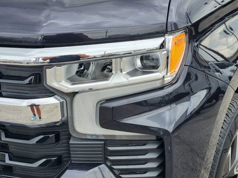 Used 2023 Chevrolet Silverado 1500 LT AWD/4WD image 9