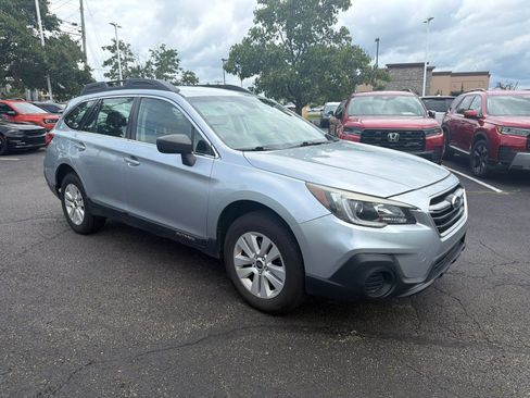 Used 2019 Subaru Outback 2.5i AWD/4WD image 12