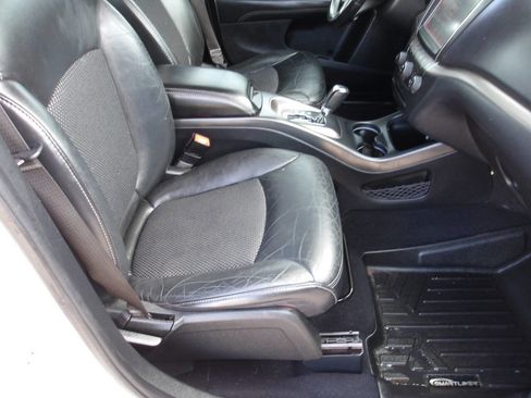 Used 2018 Dodge Journey Crossroad image 30