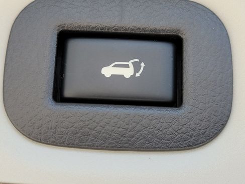 Used 2019 Nissan Rogue SV w/ Premium Package FWD image 11