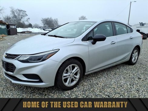 Used 2017 Chevrolet Cruze LT image 4
