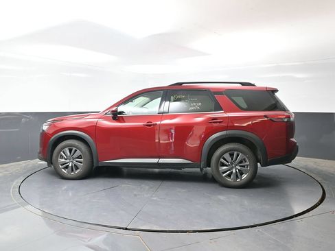 Used 2025 Nissan Pathfinder SV FWD image 11