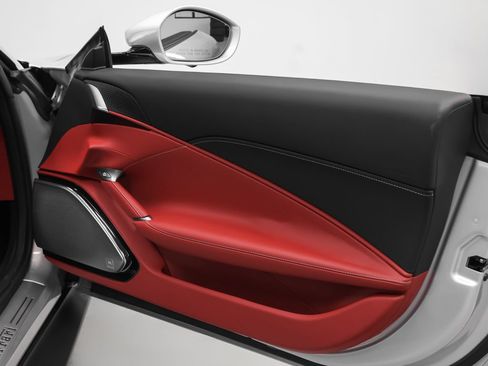 Certified 2025 Ferrari Roma Spider RWD image 34