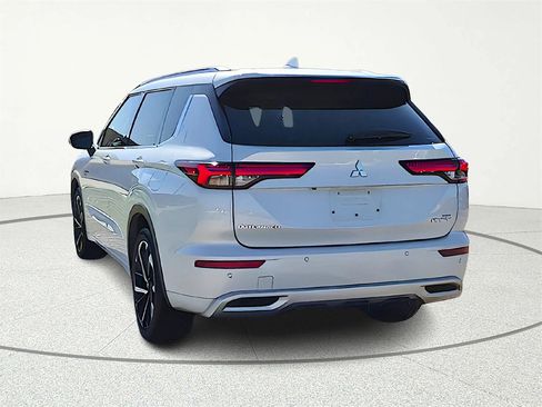 Used 2024 Mitsubishi Outlander 4WD Plug-In Hybrid image 5