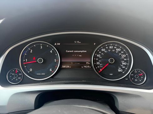 Used 2014 Volkswagen Touareg Sport AWD/4WD image 23