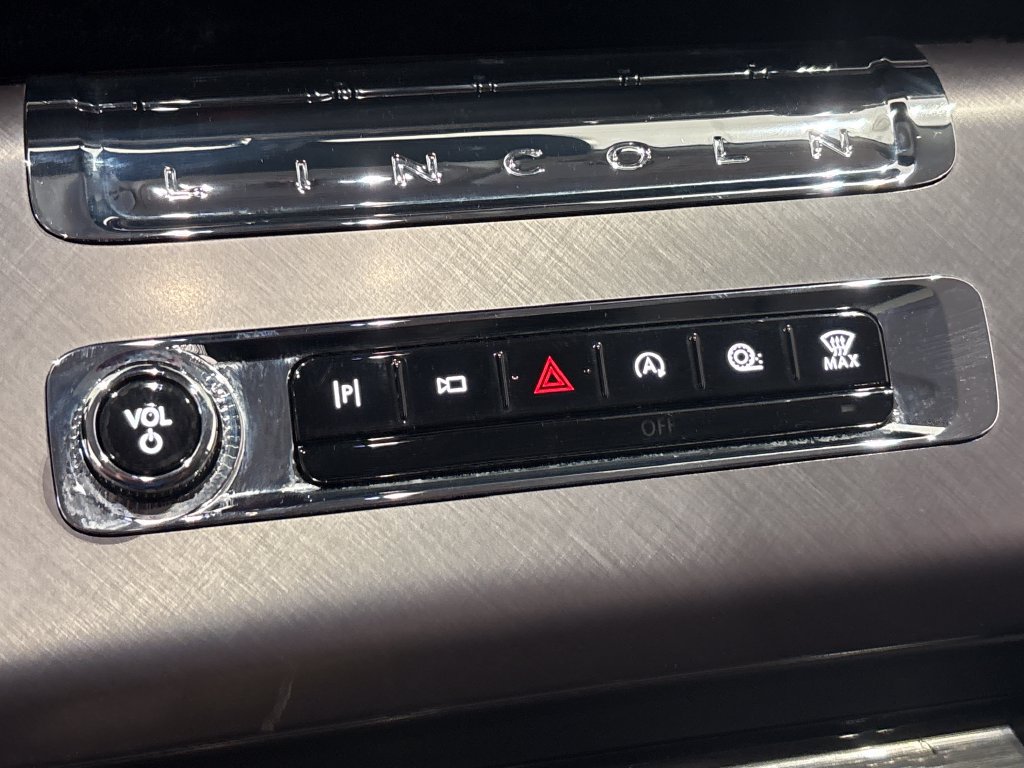 New 2027 Lincoln Aviator AWD image 40