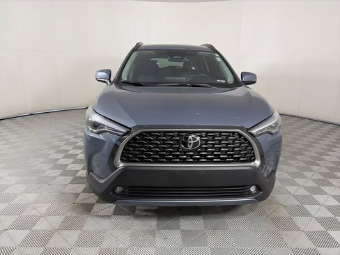 Used 2023 Toyota Corolla Cross XLE w/ Convenience Package image 2