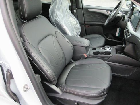 Used 2025 Ford Escape SE w/ PHEV Premium Package FWD image 37
