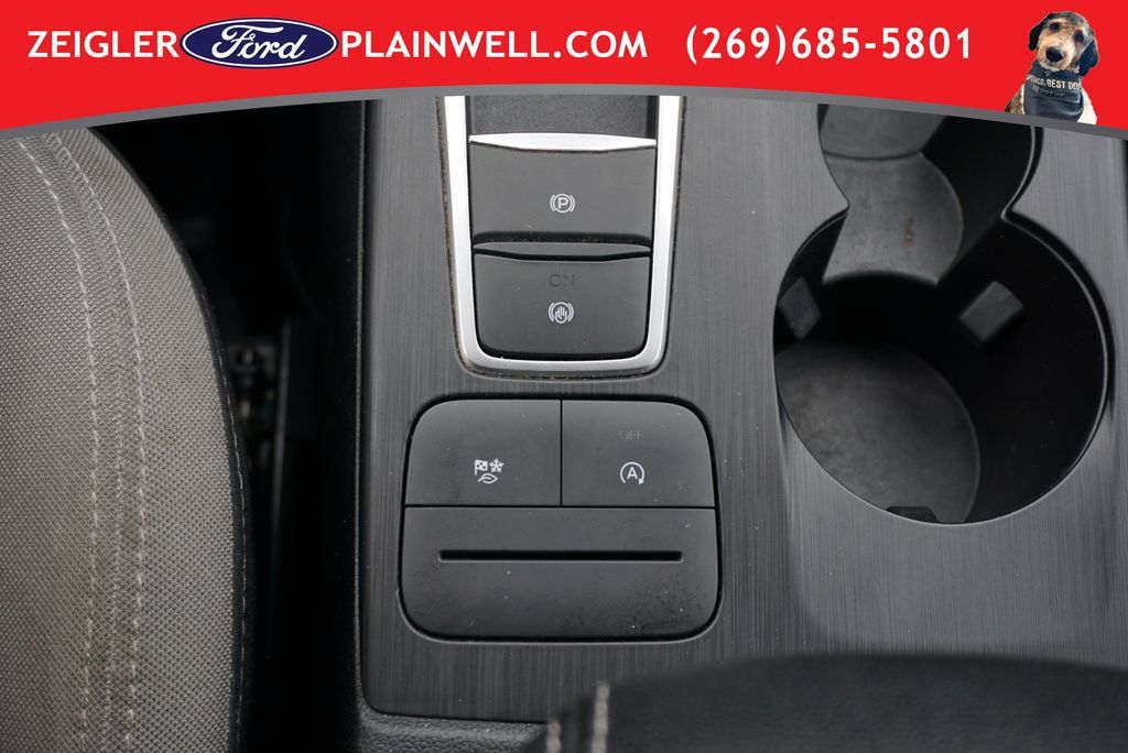 Used 2022 Ford Escape SE w/ Cold Weather Package FWD image 24