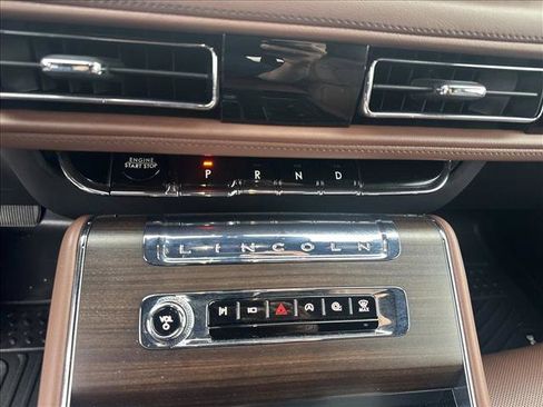 Used 2025 Lincoln Aviator Reserve w/ Equipment Group 201A AWD/4WD image 14