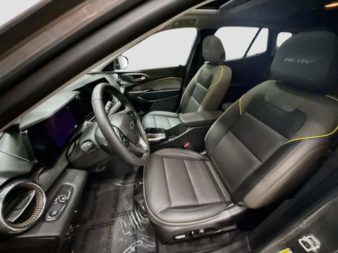 New 2026 Chevrolet Trax ACTIV w/ Sunroof Package FWD image 26