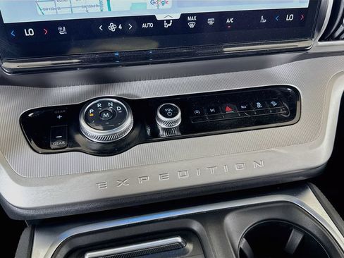 Used 2025 Ford Expedition Active AWD/4WD image 20