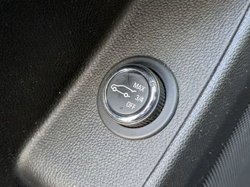 Used 2019 Chevrolet Traverse LT FWD image 25