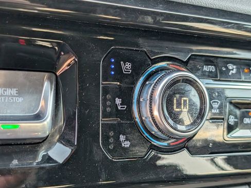 Used 2023 GMC Sierra 1500 AT4 w/ AT4 Premium Package AWD/4WD image 16