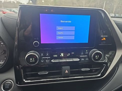 Used 2024 Toyota Highlander LE image 5