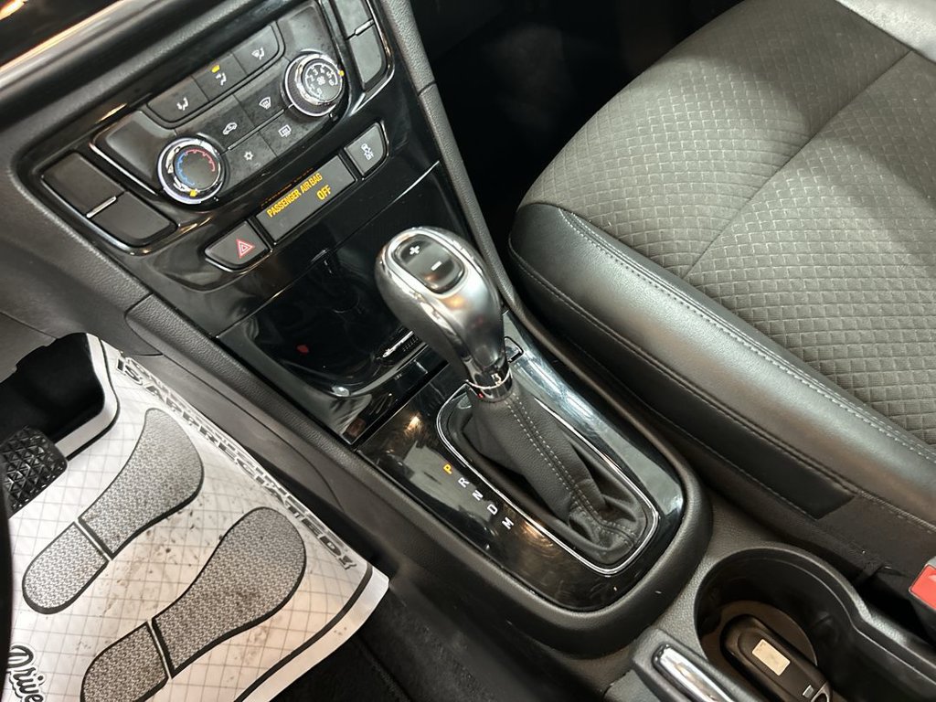 Used 2019 Buick Encore Preferred AWD/4WD image 17