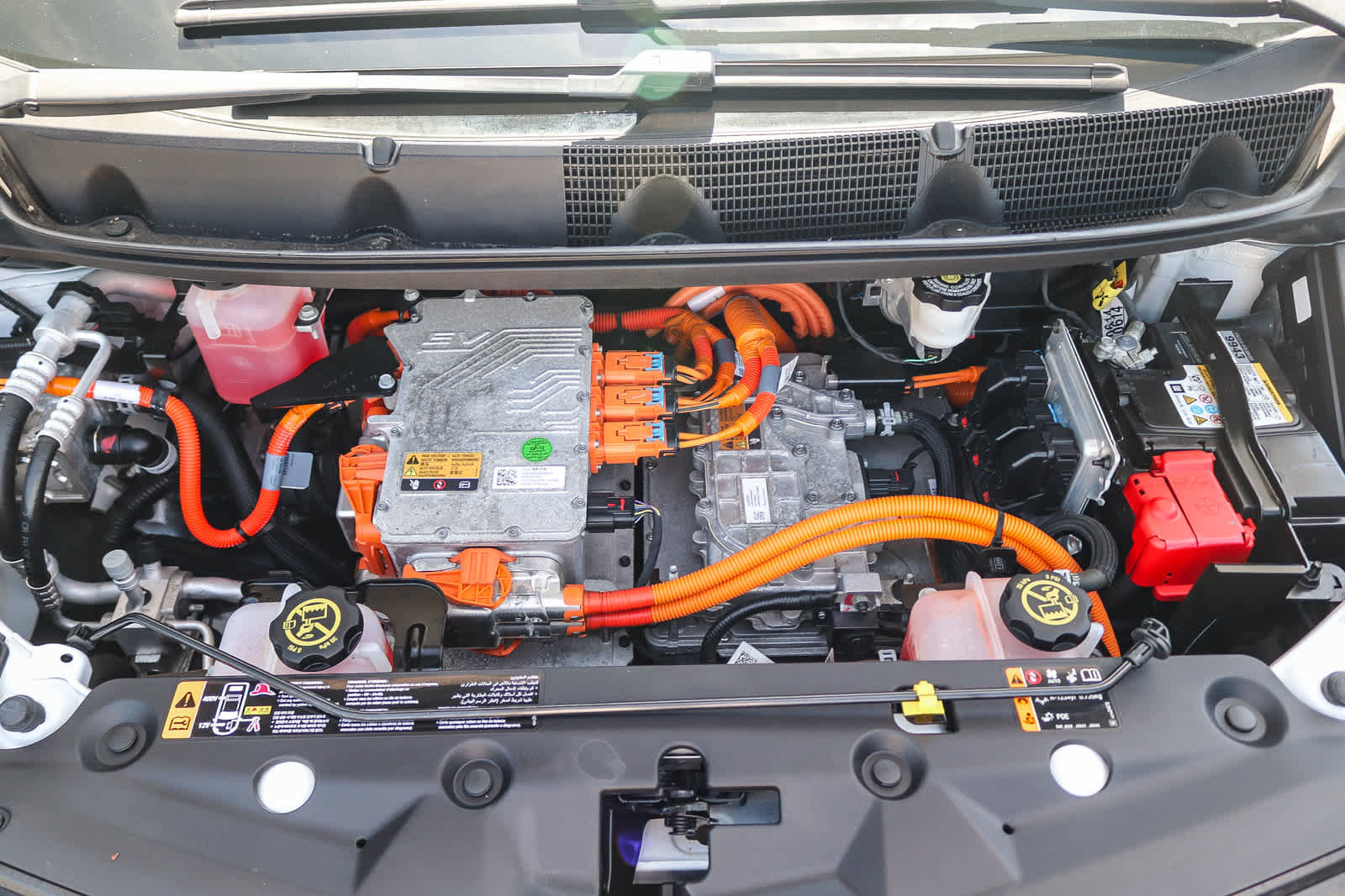 Used 2020 Chevrolet Bolt Premier w/ Infotainment Package FWD image 26
