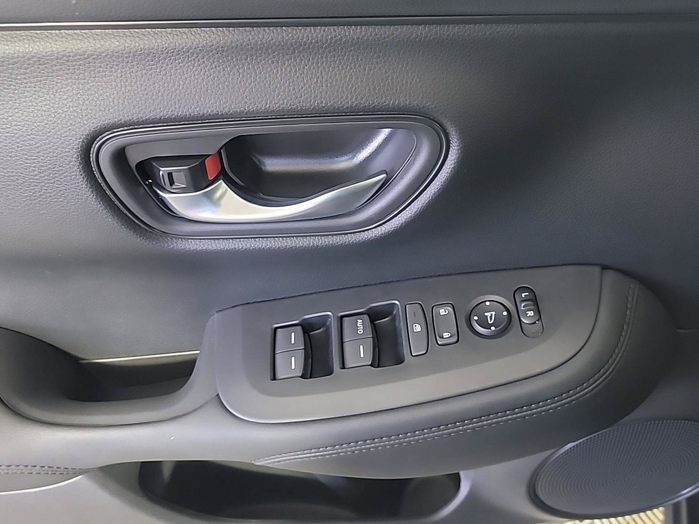 Certified 2026 Honda HR-V LX image 33