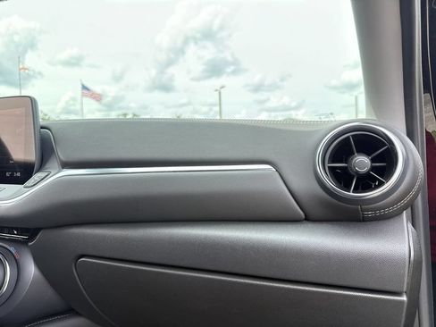 Used 2025 Chevrolet Blazer LT FWD image 28