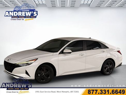 Used 2023 Hyundai Elantra SEL w/ Cargo Package FWD image 1