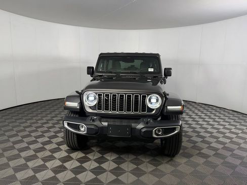 Used 2025 Jeep Wrangler Unlimited Sahara w/ Safety Group AWD/4WD image 18