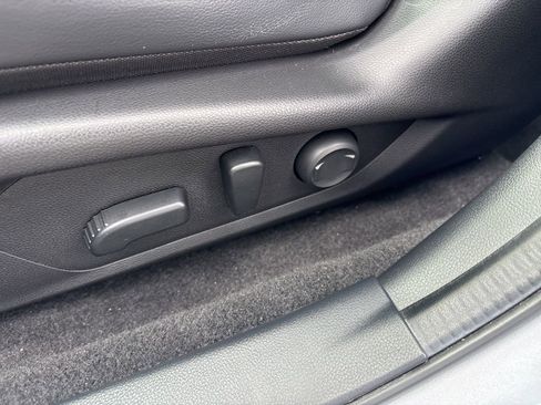 Certified 2024 Subaru Crosstrek 2.5i Limited w/ Crosstrek Mirror Package image 19