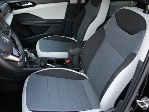 New 2025 Volkswagen Taos S image 4