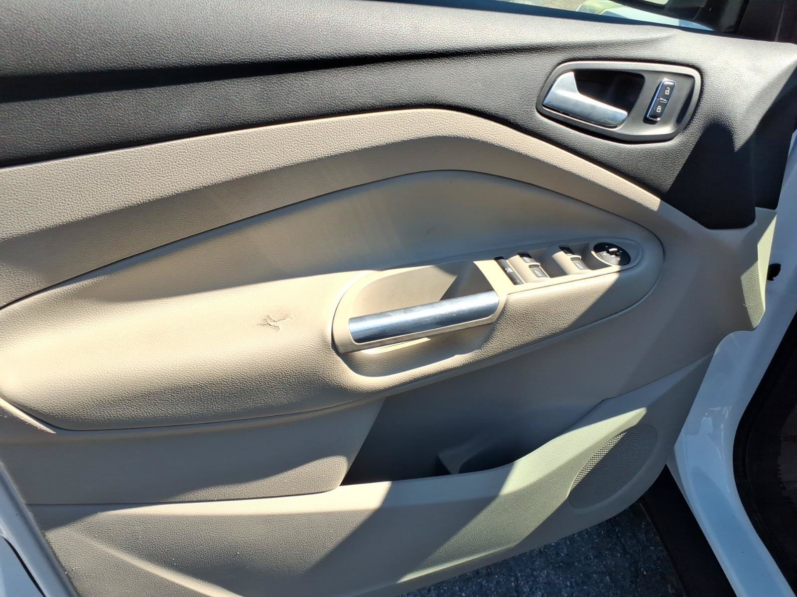 Used 2014 Ford Escape SE FWD image 9
