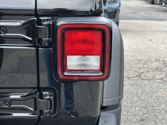 Used 2022 Jeep Wrangler Unlimited Sport AWD/4WD image 12