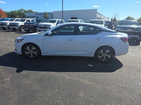 Used 2023 Nissan Sentra SV image 2