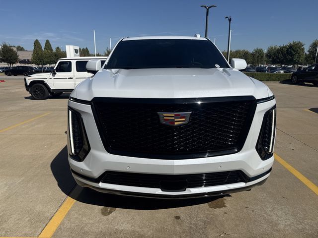 Used 2026 Cadillac Escalade Platinum Sport w/ LPO, Floor Liner Package AWD/4WD image 8