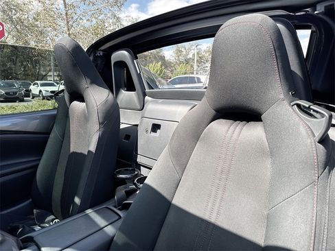 Used 2017 MAZDA MX-5 Miata RF Club image 41