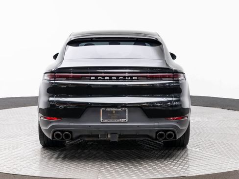 Used 2024 Porsche Cayenne S image 5