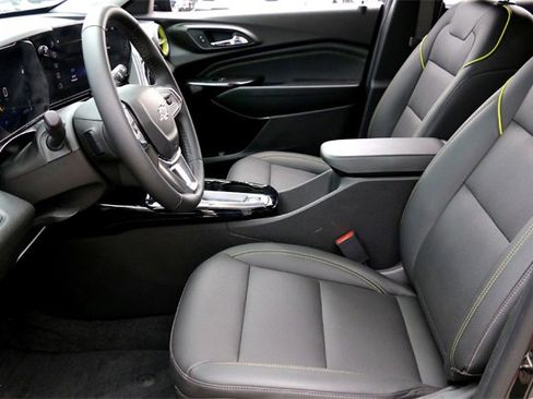Used 2024 Chevrolet Trax ACTIV image 10