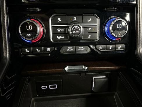 Certified 2024 GMC Yukon Denali Ultimate AWD/4WD image 36