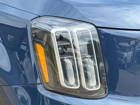 Used 2024 Kia Telluride S FWD image 4