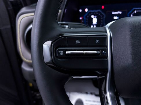 Used 2023 Chevrolet Colorado ZR2 w/ ZR2 Convenience Package III image 35