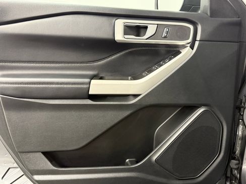 Used 2022 Ford Explorer XLT w/ Equipment Group 202A image 14