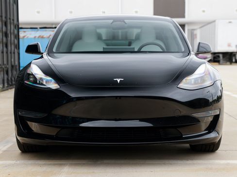 Used 2023 Tesla Model 3 Standard Range RWD image 22