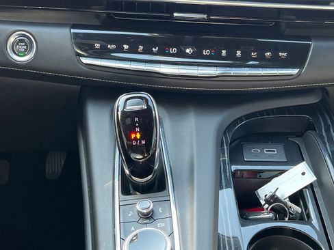 Used 2023 Cadillac Escalade V AWD/4WD image 37
