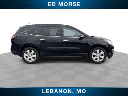 Used 2017 Chevrolet Traverse LT w/ Style and Technology Package FWD image 9